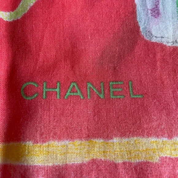 CHANEL - Picture 4 of 10